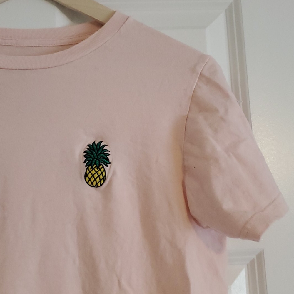 ❗5 for $25❗Embroidered pineapple tee